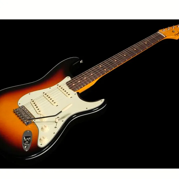 Fender AV II 61 STRAT RW WT3TB